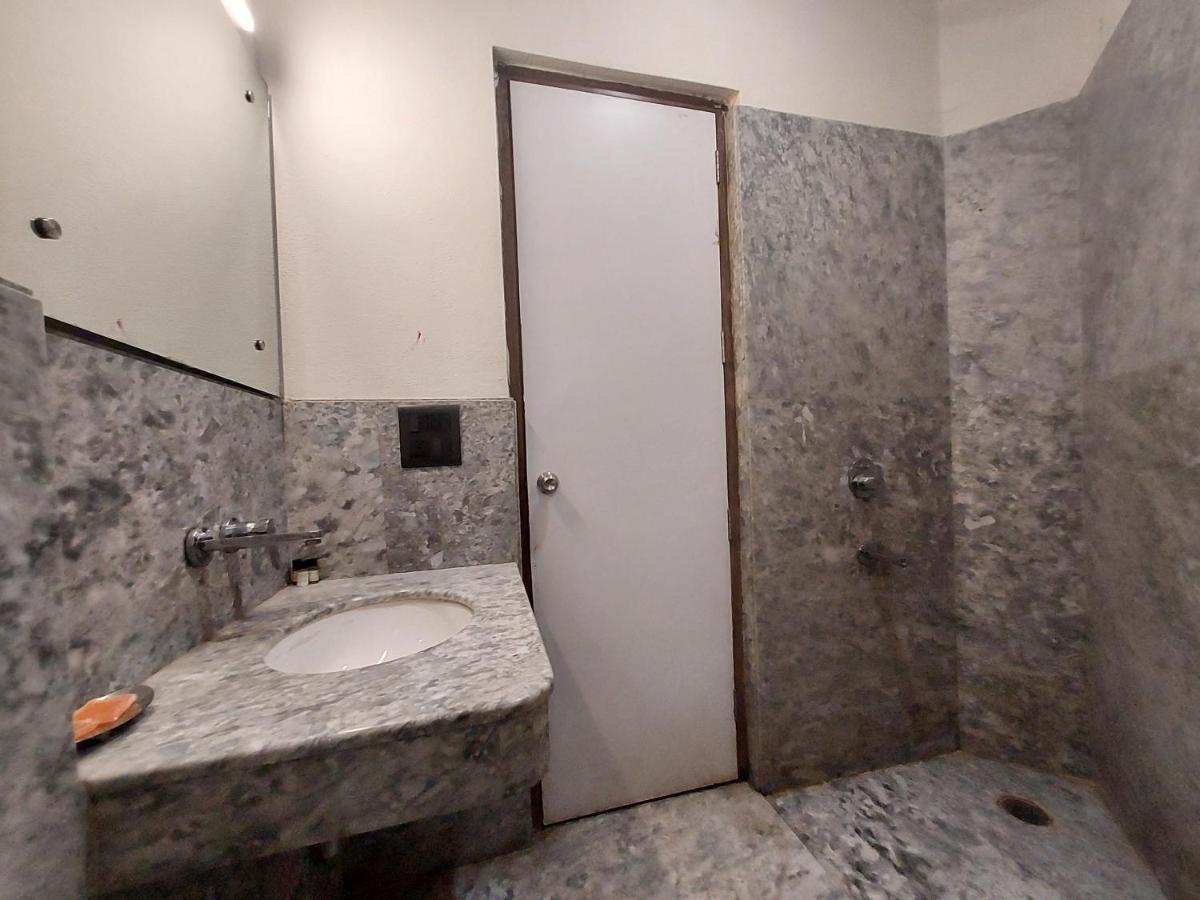 Hotel Green Castle Нью-Дели Экстерьер фото